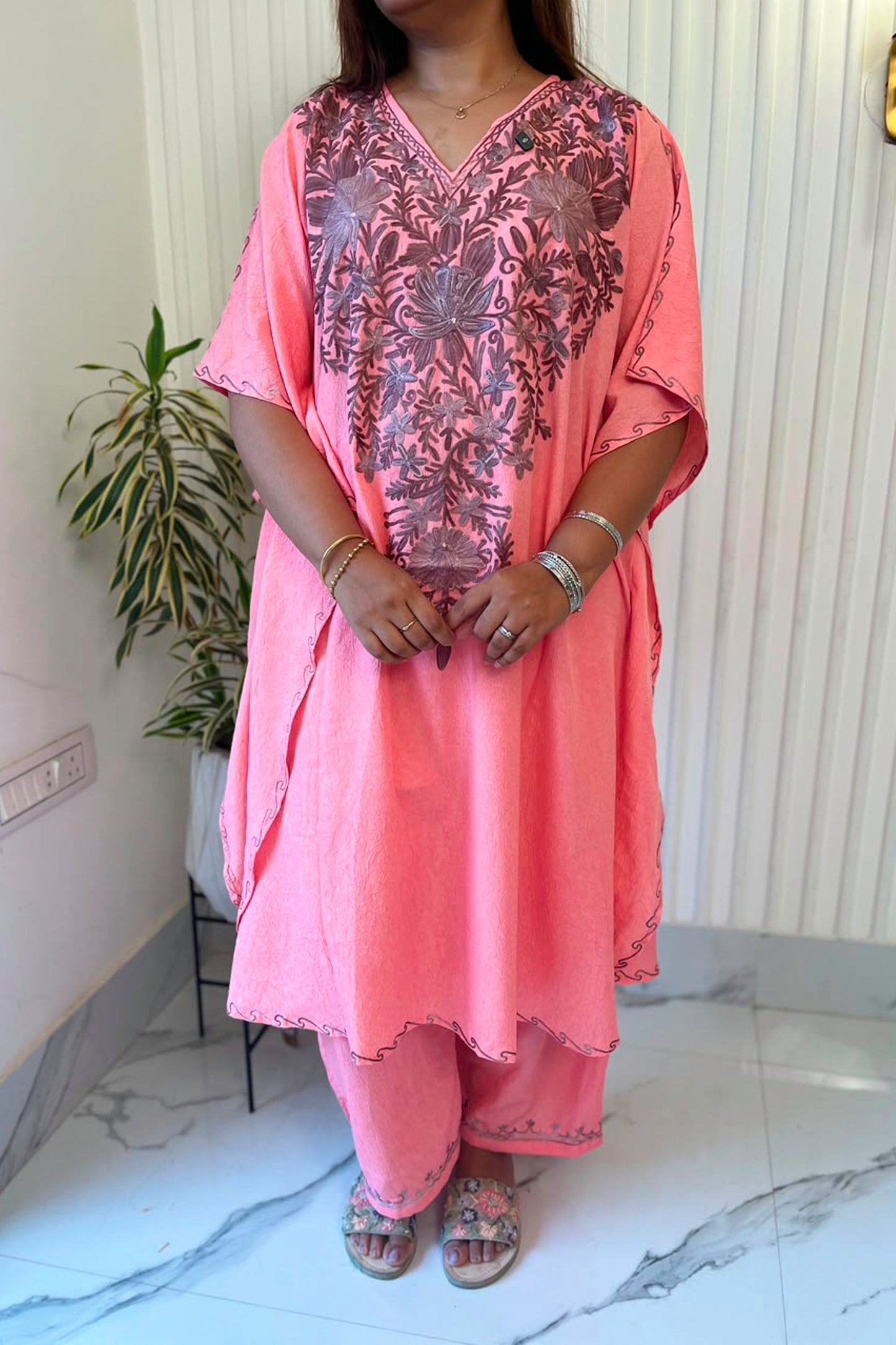 Kashmiri Aari Work Knee Length Kaftan Co-ord set✨