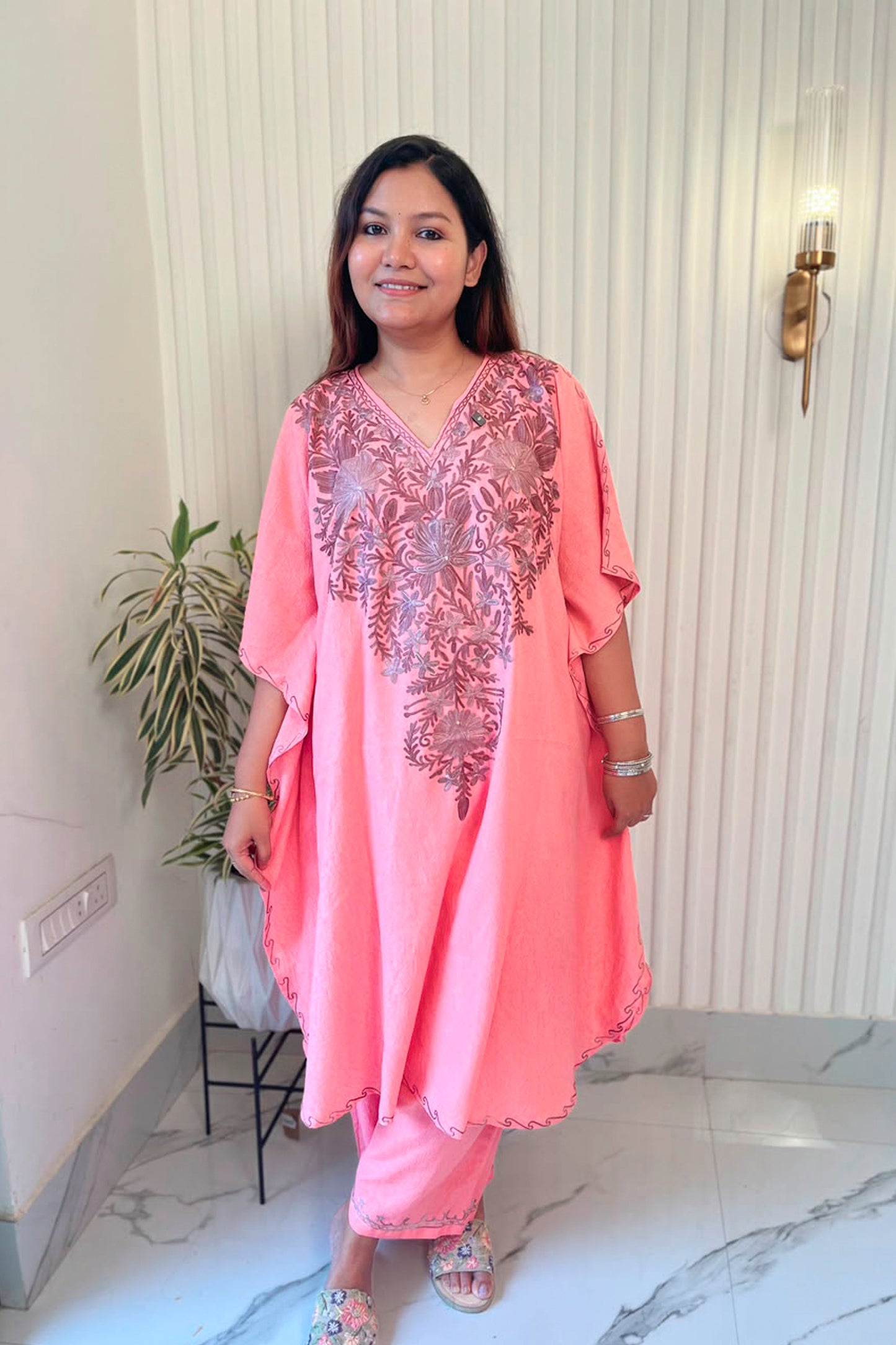 Kashmiri Aari Work Knee Length Kaftan Co-ord set✨
