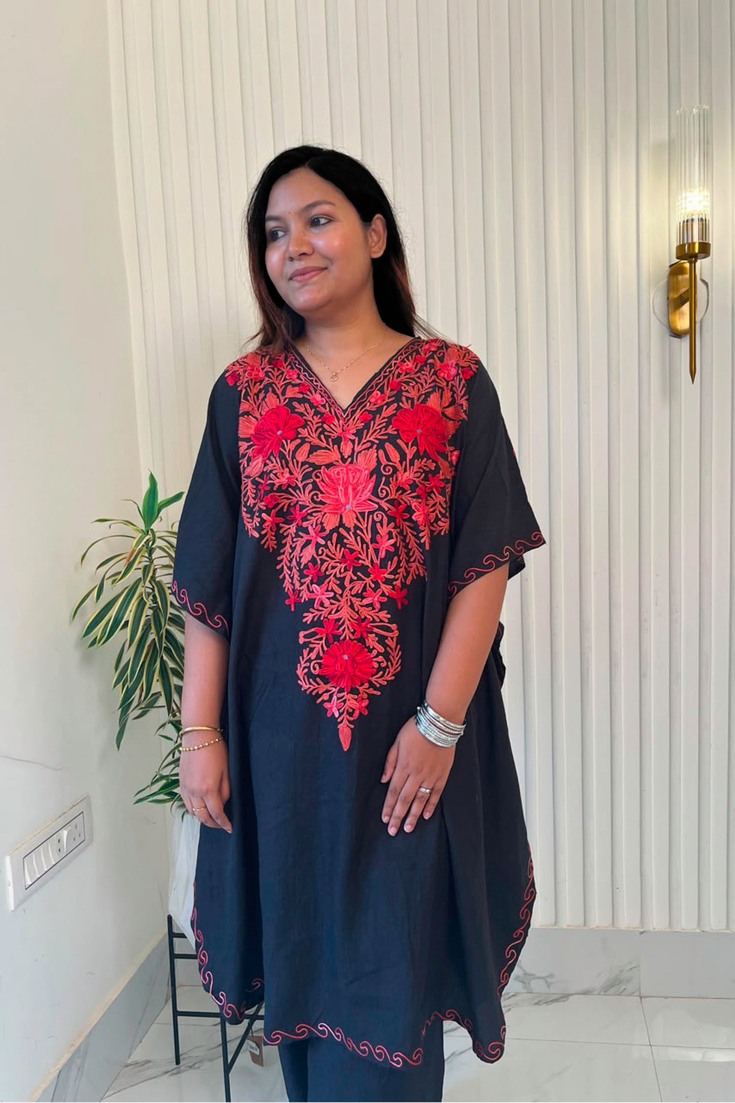 Kashmiri Aari Work Knee Length Kaftan Co-ord set