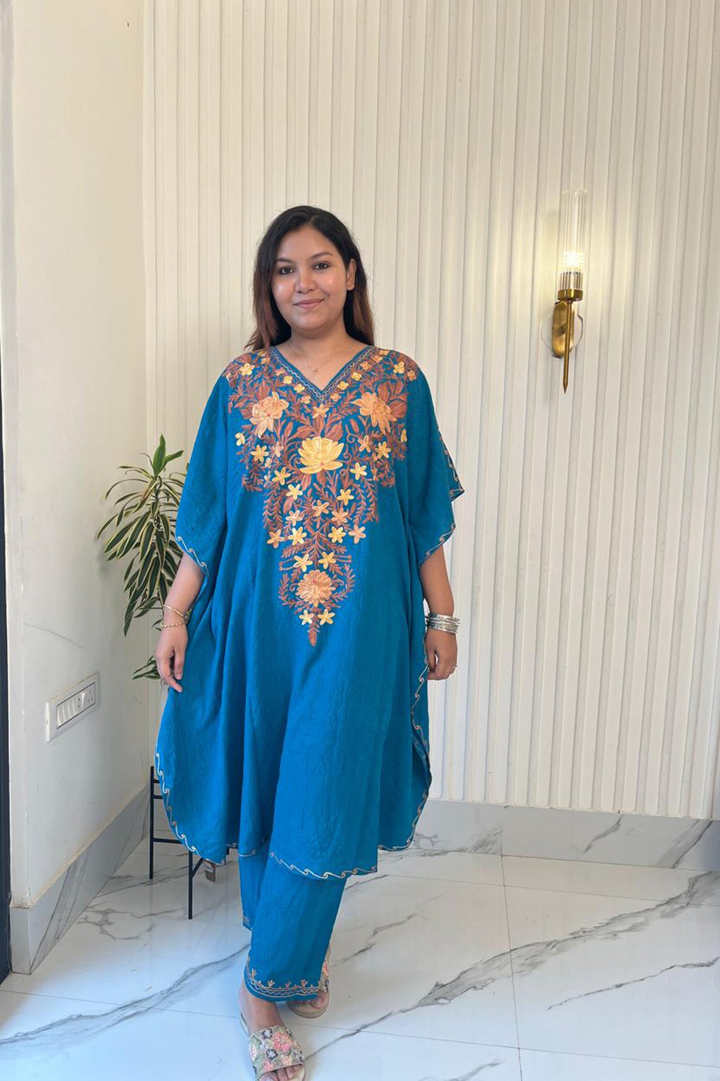 Kashmiri Aari Work Knee Length Kaftan Co-ord set