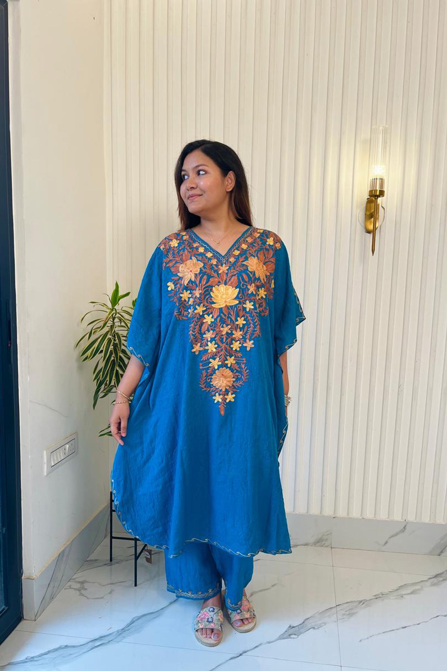 Kashmiri Aari Work Knee Length Kaftan Co-ord set