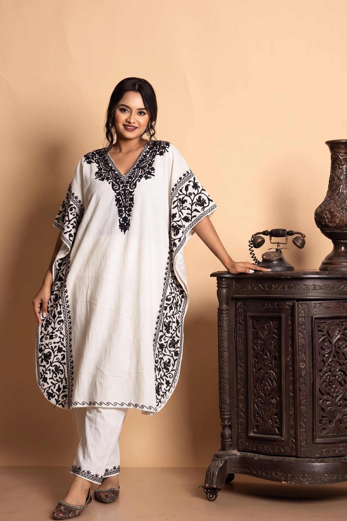 Black and White Kaftan Sets Knee Length