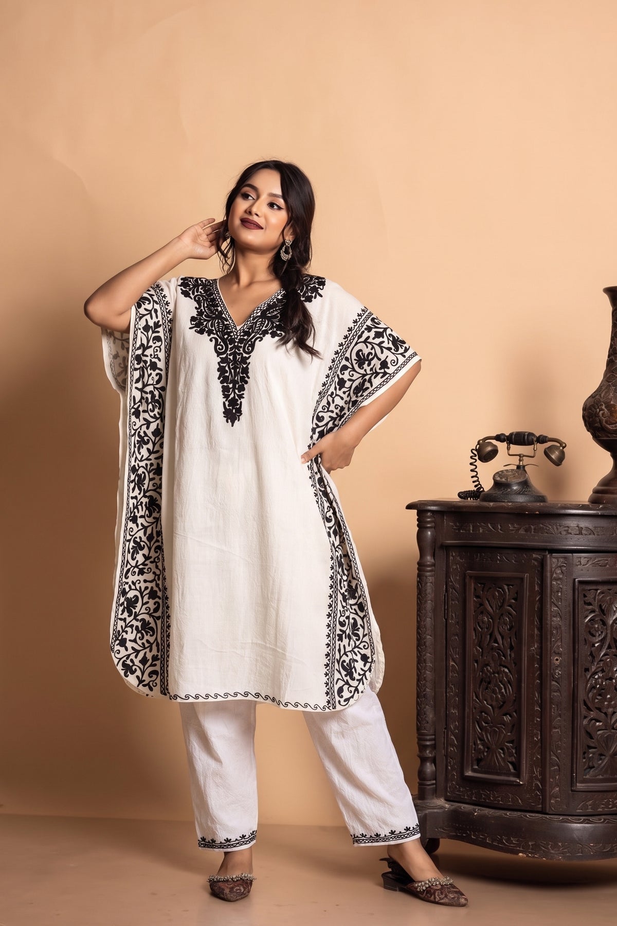 Black and White Kaftan Sets Knee Length